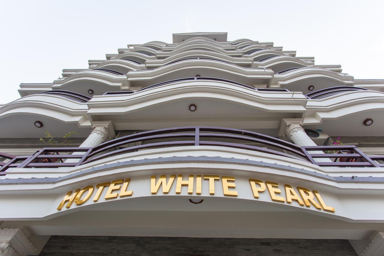 Hotel White Pearl Pokhara Exterior foto