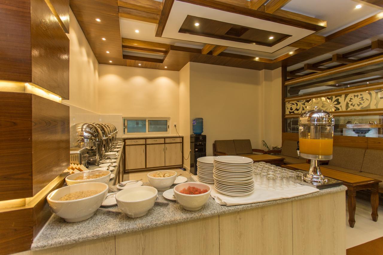 Hotel White Pearl Pokhara Exterior foto