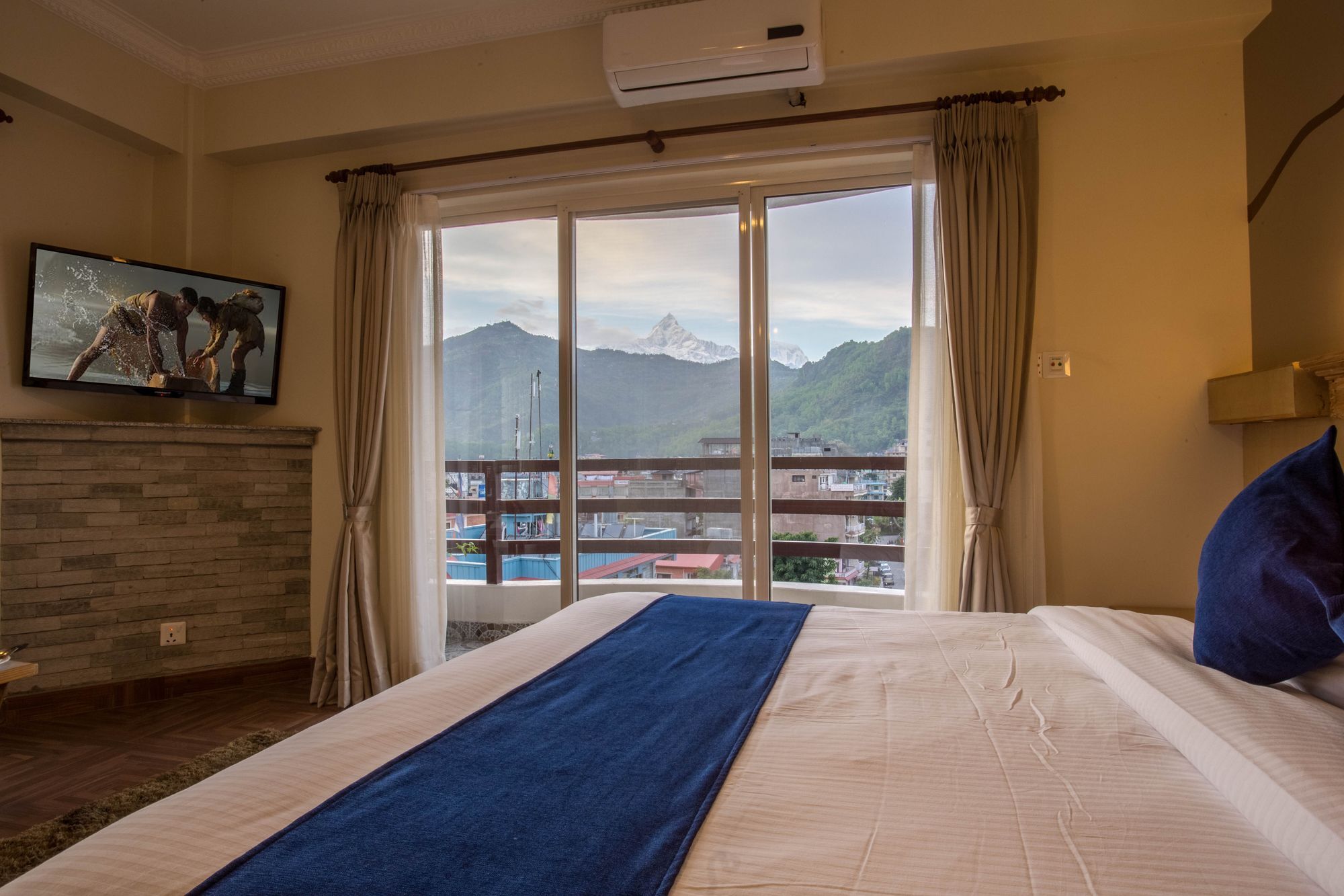 Hotel White Pearl Pokhara Exterior foto